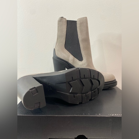 Marc Fisher Ramiro Leather Bootie 8 - Picture 8 of 11